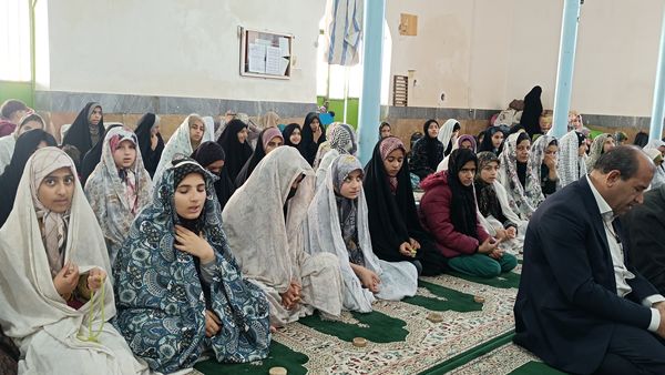 اعتکاف دانش آموزی در شهرستان دیشموک