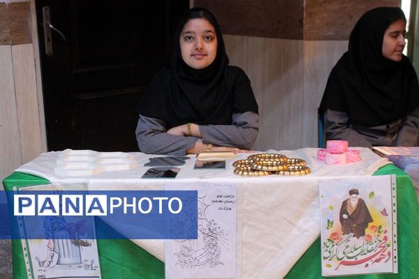 بازارچه دانش‌آموزی با طعم خلاقیت در مدرسه حضرت خدیجه(س) بهارستان‌دو