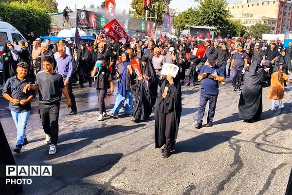 فریاد نسل نو در سوگ رهبر؛ مشقِ وفاداری در قابِ تشییع 