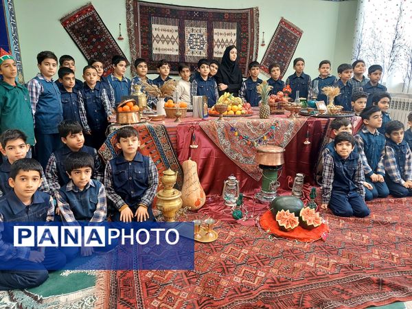جشن یلدایی در مدرسه شهدای فرهنگی شهرستان شیروان