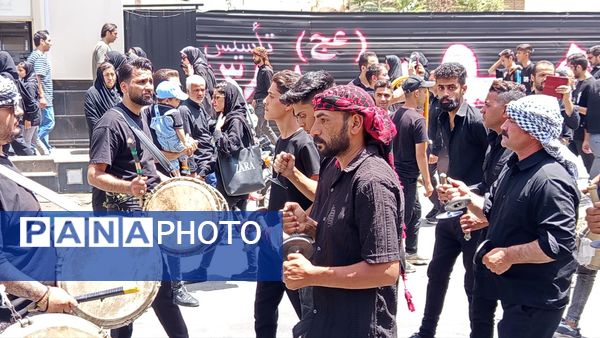 آیین طبل‌زنی در روز عاشورا