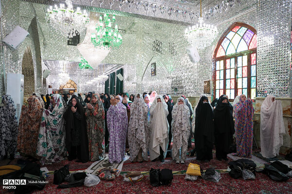 اقامه نماز عید سعید فطر در آستان مقدس امام زاده صالح(ع)