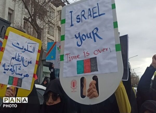 تصاویر حضور مهاجران مسلمان در مشهد؛ همبستگی با ملت ایران در سوگ امام خامنه‌ای (ره)