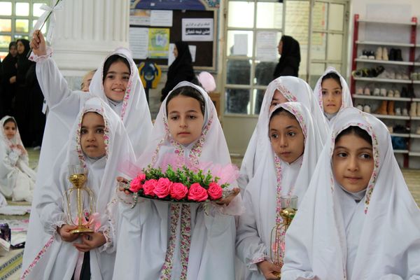 پرواز فرشته‌های آسمانی؛ جشن تکلیف دختران سملقان در مسجد جامع