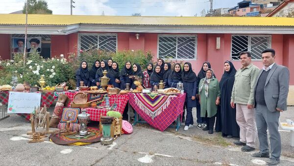بزرگداشت هفته مازندران در دبیرستان زینبیه بلده