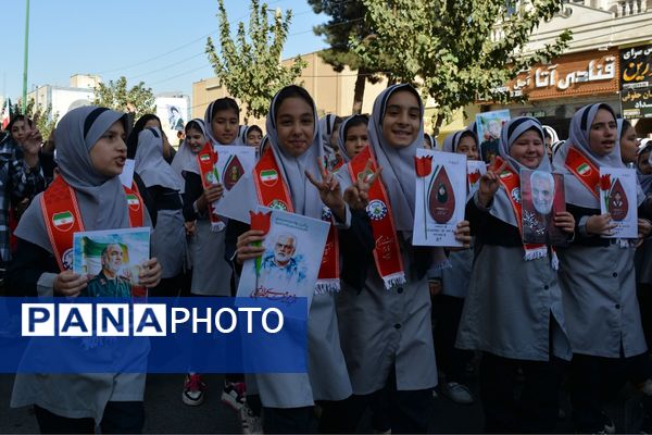 تجلی اقتدار مردم بهارستان در راهپیمایی ۱۳ آبان