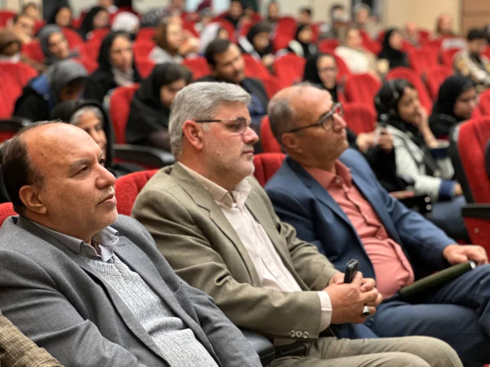  رونمایی از چهار کتاب در شب شعر خلیل‌آباد