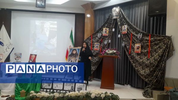 بزرگداشت یادواره شهدا در ایام الله دهه فجر دبستان آرمیتا مصلی نژاد ناحیه هفت