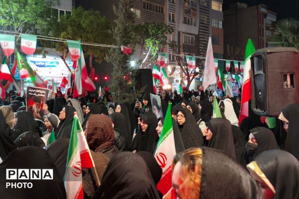 میدان هفت‌تیر بهارستان دو میزبان راهپیمایی شبانه مردم و فرهنگیان
