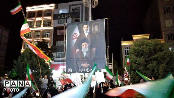 پنجاه و شش شب در میدان پای کار ایران