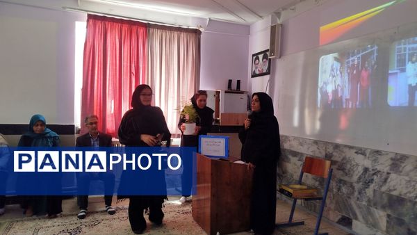 اولین مجمع عمومی انجمن اولیاء و مربیان در دبیرستان پیرایش نیشابور