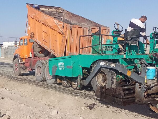آغاز عملیات آسفالت ریزی در روستای درخت سنجد 