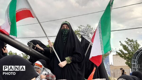 رزمایش بزرگ دختران جان فدای ایران در قم