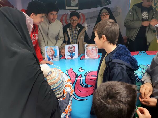 حضور حماسی منطقه ۵ در راهپیمایی ۲۲ بهمن