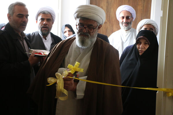 برپایی نمایشگاه عفاف و حجاب در هنرستان ایمان قم