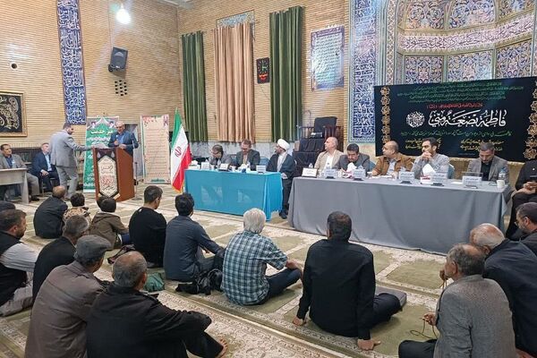 برپایی میزخدمت باحضور مسئولان و نمایندگان قوای مجریه و مقننه در بخش خاوران شهرستان ری