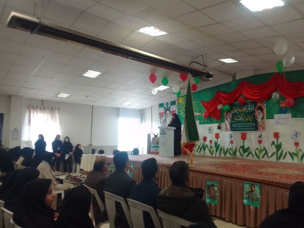 زنگ انقلاب در مدرسه بنت‌الهدی صدر با حضور مسئولین نواخته شد 