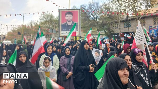 زنان غیوردوشادوش مردان، زنان لر خرم‌ آباد آماده دفاع از میهن 