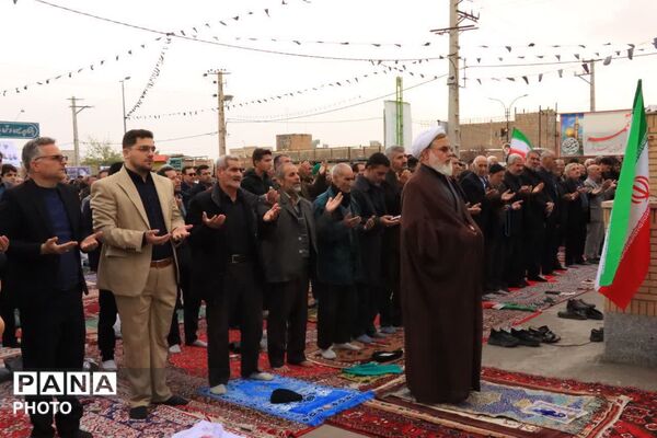 جلوه‌هایی از برگزاری نماز عید سعید فطر در شهر جعفریه قم