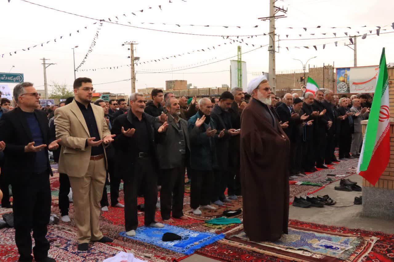 جلوه‌هایی از برگزاری نماز عید سعید فطر در شهر جعفریه قم