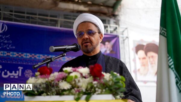 آیین گلباران محل شهادت شهید مرتضی مطهری با حضور مجید پارسا در منطقه ۱۲