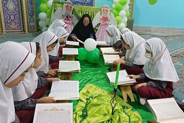 برگزاری محفل انس با قرآن کریم در دبستان ستایش شهریار