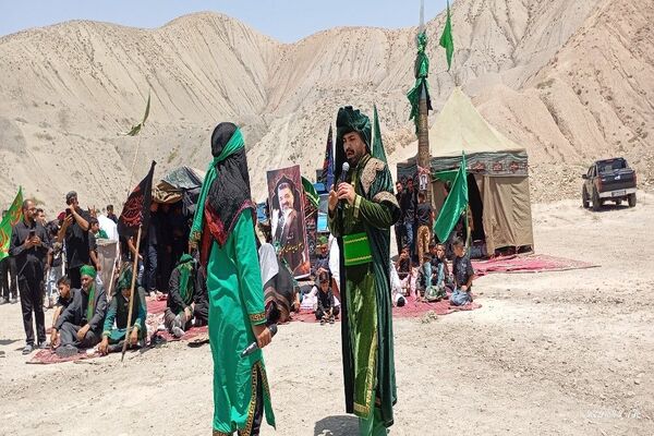 تعزیه خوانی در روز عاشورای حسینی در گلزار شهدای بار 