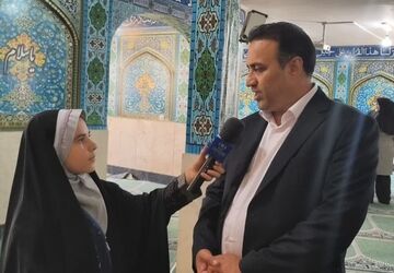 اقامه نخستین نماز جماعت سال تحصیلی جدید در دبیرستان فرهنگیان ناحیه ۴ اصفهان/// سرعت ویدیو  را کم کنید/ چرا اینقدر رو دور تند گزارش تهیه میکنید؟