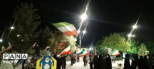 ایستادگی مردم تا پای جان در مشهد