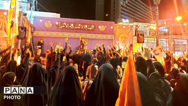 مشهدی‌ها شب گذشته چشم‌انتظار رهبر شهیدشان بودند