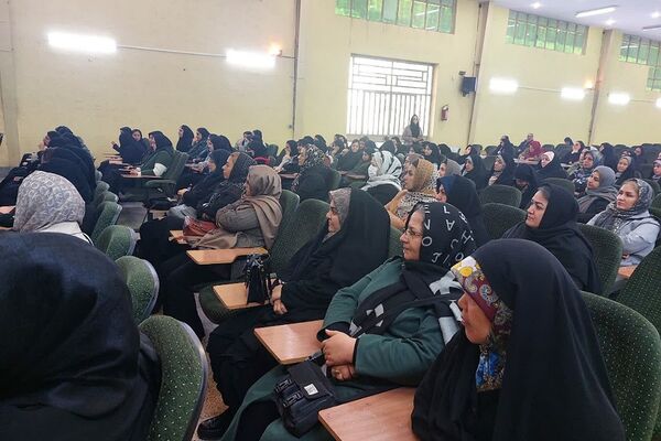 برگزاری جلسه توجیهی آسیب‌های اجتماعی در دبیرستان فتح المبین ناحیه دو شهرری 