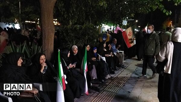 گذری بر چایخانه حوزه علمیه گلشن در هشتاد و پنجمین شب از اجتماعات مردمی نیشابور 
