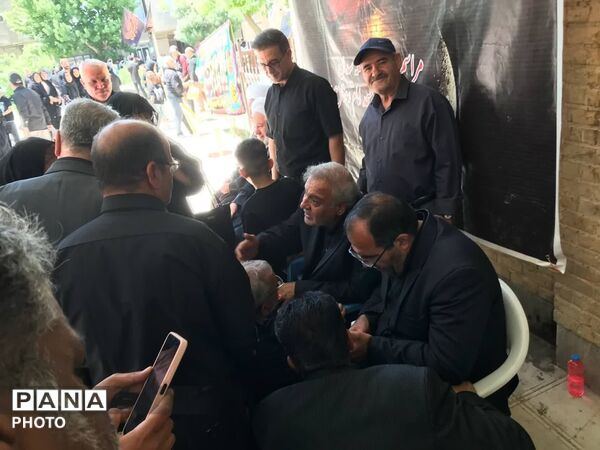 تجلی پیوند مسئولان و مردم اسدآباد در سوگ سیدالشهدا (ع)