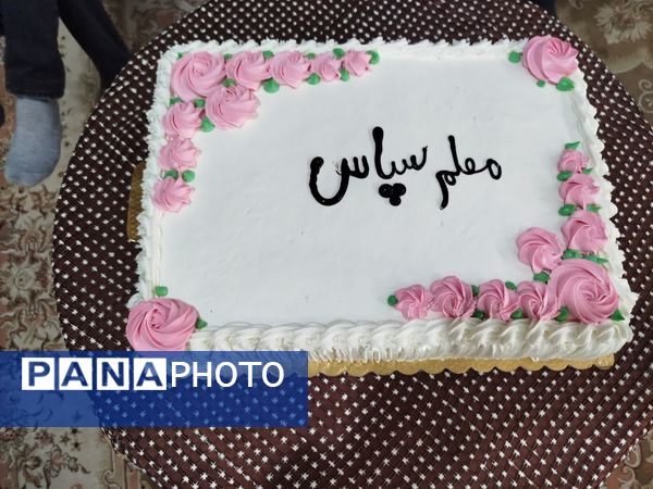 جشن بزرگداشت مقام معلم توسط دانش آموزان دبستان شهید پسندیده