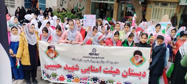 راهپیمایی روز13 آبان در شهر کلات برگزار شد