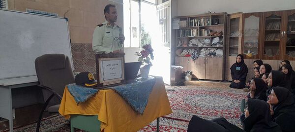  گرامیداشت هفته نیروی انتظامی در آموزشگاه مرحوم پاکدل خلیل آباد 