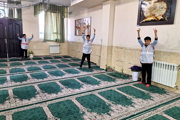 دانش‌آموزان دبستان معارف 6 با پاکسازی مدرسه به پویش چله خدمت پیوستند