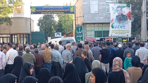 وداع باشکوه مردم قروه با پیکر مطهر شهید ایوب شیری