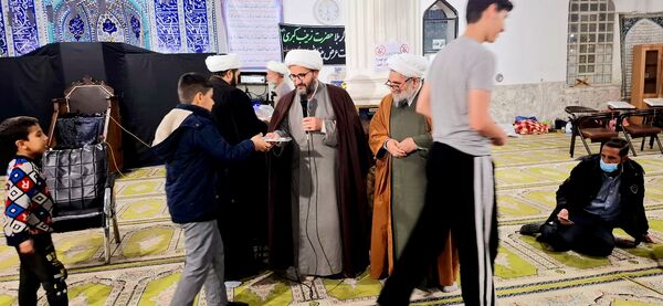 برگزاری مراسم اعتکاف پدر پسری در مسجد جامع آشخانه