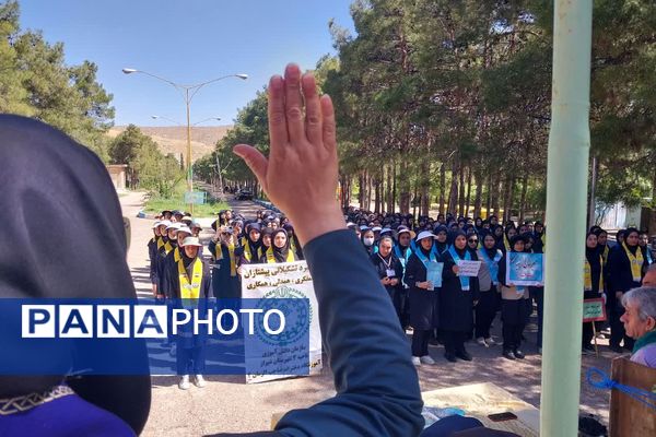 اردوی پایانی پیشتازان دختر مقطع متوسطه ناحیه 4 شیراز 