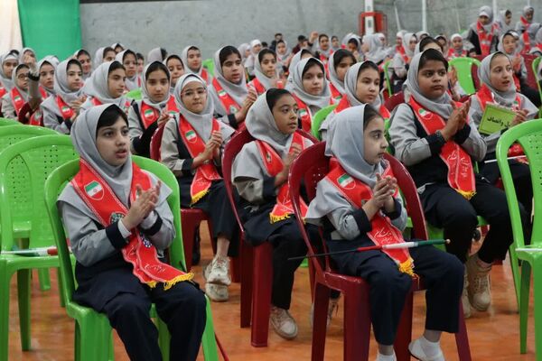  همایش «یاوران انقلاب، پیشتازان مقاومت» در دلیجان همزمان با آغاز دهه فجر