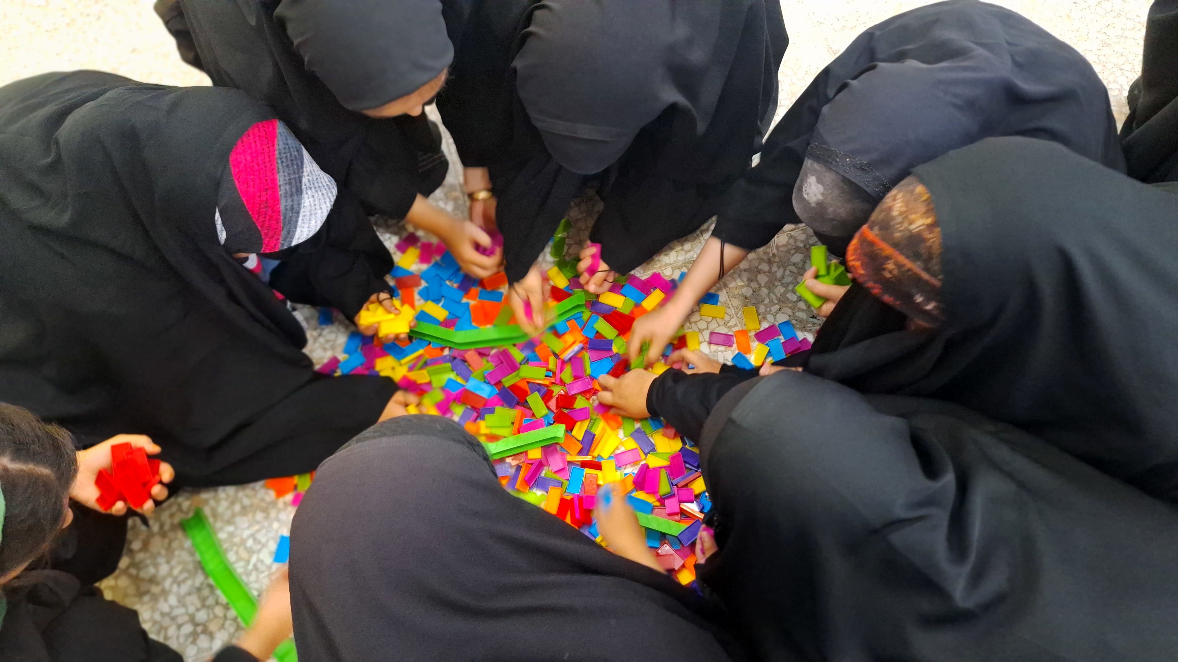 برگزاری مسابقه چالشی دومینو دانش‌آموزان دختر شهرستان لنده