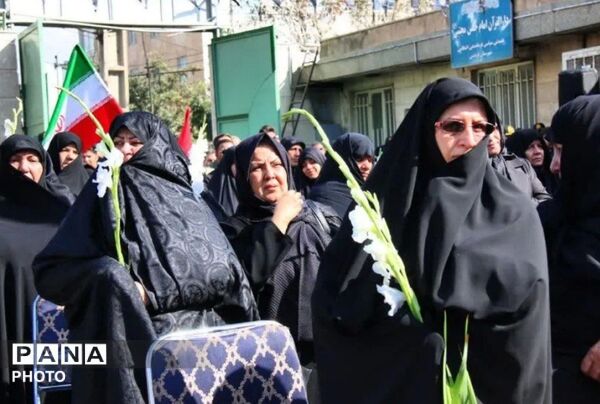 وداع باشکوه مردم‌ فردیس با شهید مدافع امنیت