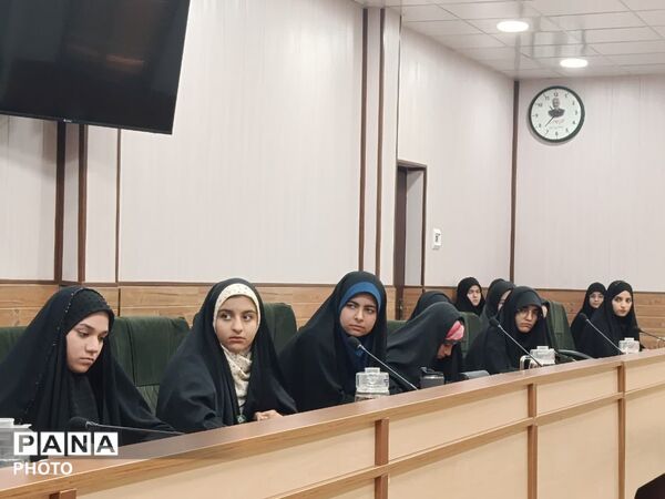 نشست صمیمی خبرنگاران پانا با مدیرکل آموزش و پرورش قم