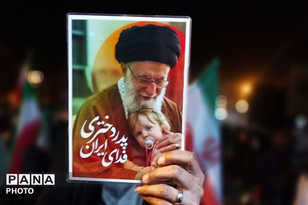 شور و حماسه مردمان شهرستان قرچک در صد و هفتمین شب از تجمعات مردمی