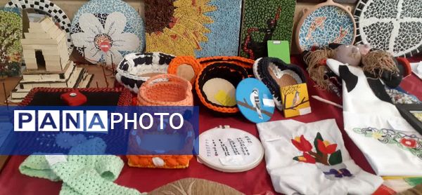 نمایشگاه صنایع دستی و بازارچه‌ای با هدف حمایت از تولیدات داخلی در فیروز آباد 