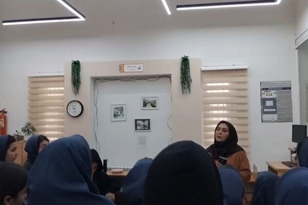 بازدید مدرسه نرگس پردیس از کتابخانه شیخ بهایی