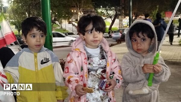 شصت‌وهشتمین شور وطن‌دوستی تویسرکانی‌ها در کفِ خیابان