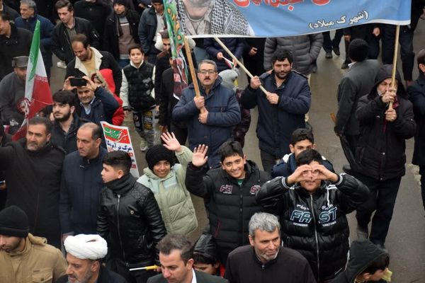  لبیک ملت ایران به فرمان رهبری