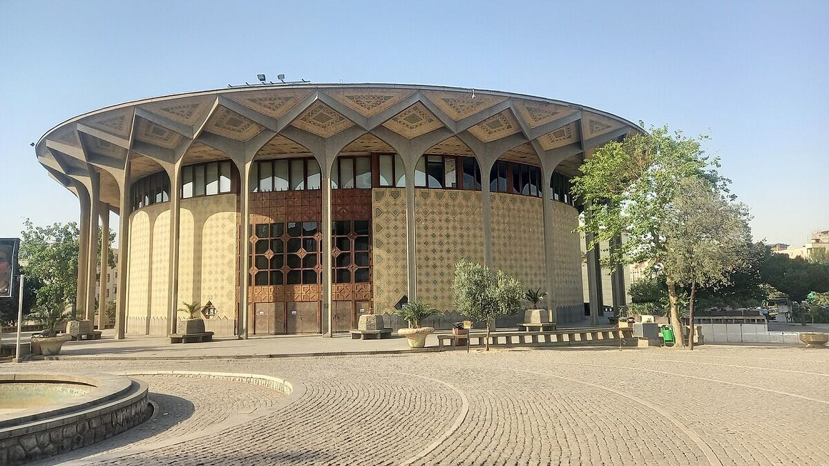 حمید نیلی: محیط پیرامون تئاترشهر پاکسازی شد